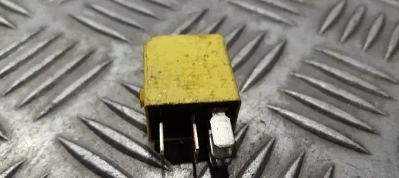 Mercedes-Benz C W203 Other relay 0025421219 4R0007814-02
