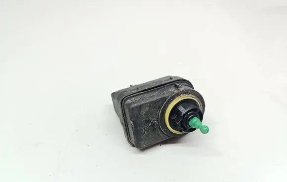 Headlight level adjustment motor