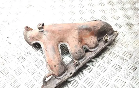 Suzuki Grand Vitara II Exhaust manifold
