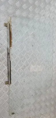 Suzuki SJ 410 Front door window/glass (coupe) 