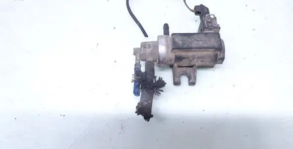 Volkswagen Golf III Turbo solenoid valve 72190329 30637251