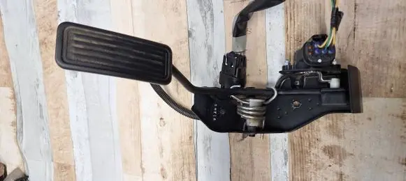 Toyota Corolla Verso AR10 Accelerator throttle pedal 822230F040C 211451