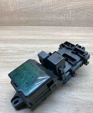 Mitsubishi L200 Fuse module MB302373