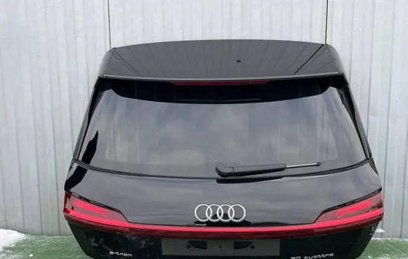 Audi e-tron Truck tailgate 