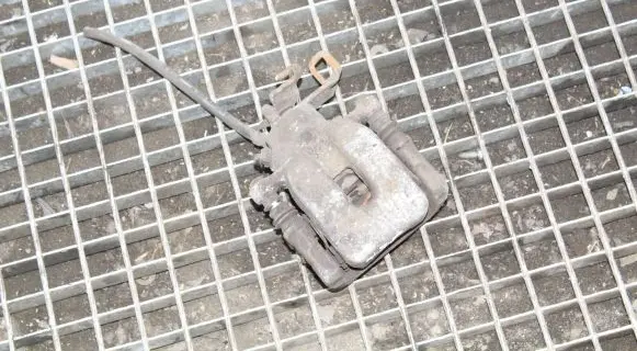 Mini Cooper Countryman R60 Rear brake caliper