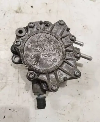 Volkswagen PASSAT B6 Vacuum pump 03G145209