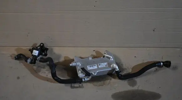 Audi A8 S8 D5 Gearbox oil cooler pipe/hose 