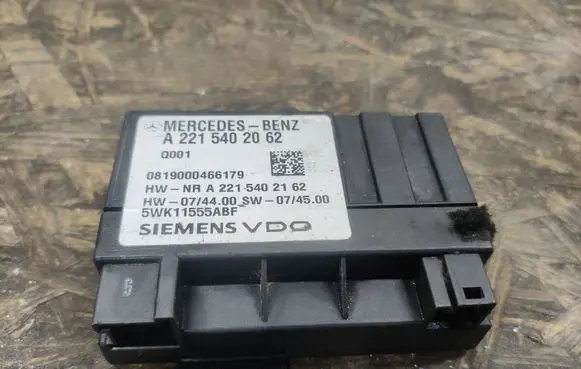 Mercedes-Benz C W204 Fuel injection pump control unit/module A2215402062
