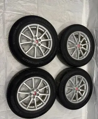 Jaguar E-Pace R17 alloy rim 