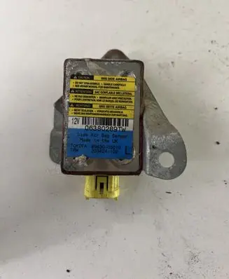 Toyota Avensis T220 Airbag deployment crash/impact sensor 8983005010 203424102 898300501