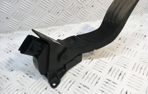 Ford Focus Accelerator throttle pedal 98AB9F836AE YR8F9F832BD
