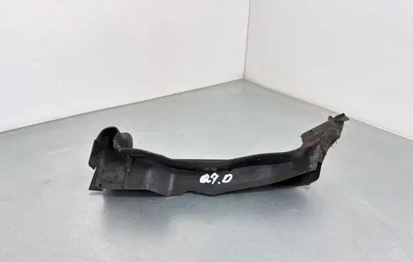 Audi Q7 4M Fender end trim 4M0821170C