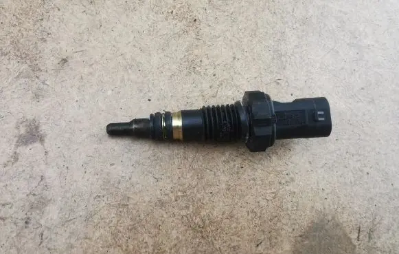 BMW 3 F30 F35 F31 Coolant temperature sensor 13627797957 7797957
