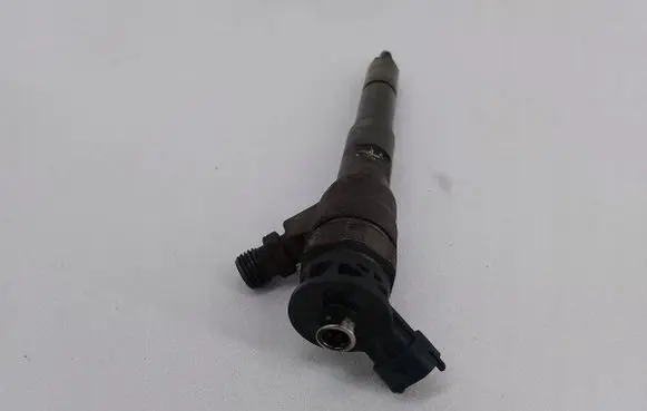 Mercedes-Benz Citan W415 Fuel injector H8201108033