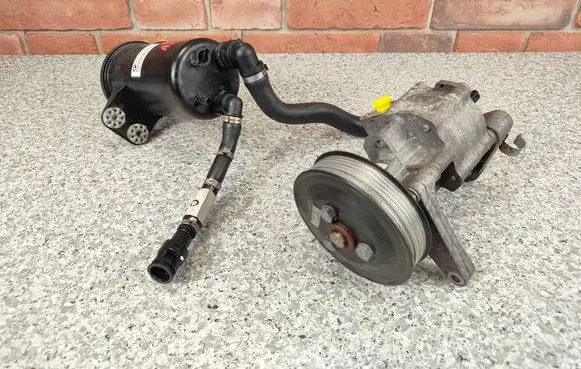 BMW X5 E70 Power steering pump 6796464
