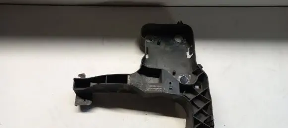 Renault Scenic II - Grand scenic II Front bumper mounting bracket 8200137495 43194
