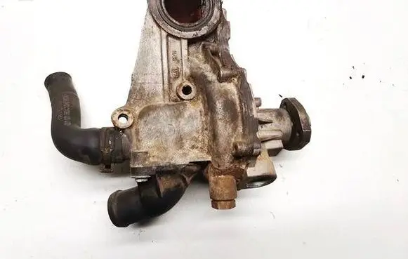 Audi A4 S4 B5 8D Water pump 050121013a