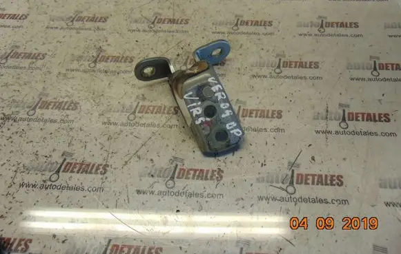 Toyota Corolla Verso AR10 Front door upper hinge