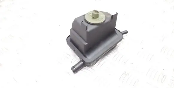 Power steering fluid tank/reservoir