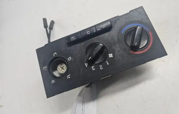Opel Zafira A Climate control unit 90673