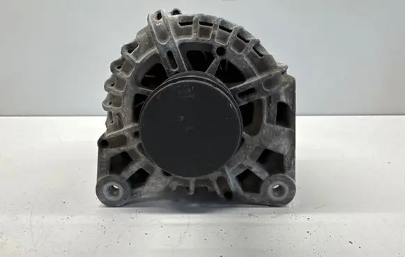 Renault Kangoo II Generator/alternator 2612716A 213070590 231004554R
