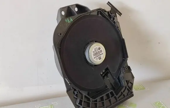 BMW 1 F20 F21 Subwoofer speaker 9210148 65139210148
