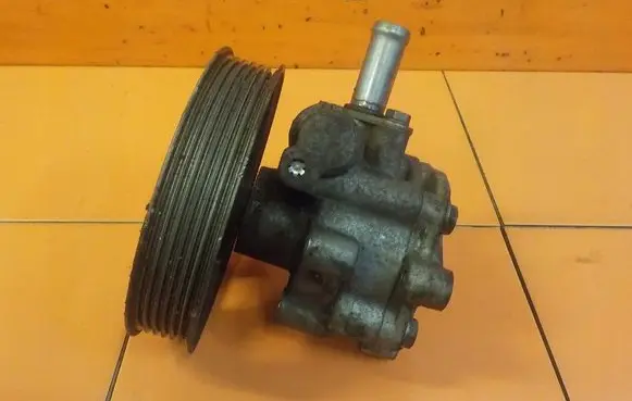 Audi A4 S4 B7 8E 8H Power steering pump 06B145255 1MB11 8E0145153J