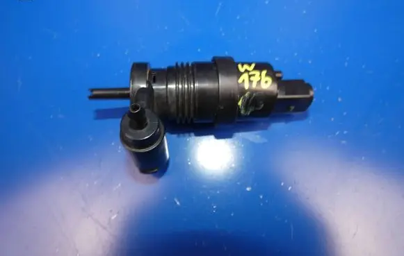 Mercedes-Benz A W176 Windscreen/windshield washer pump