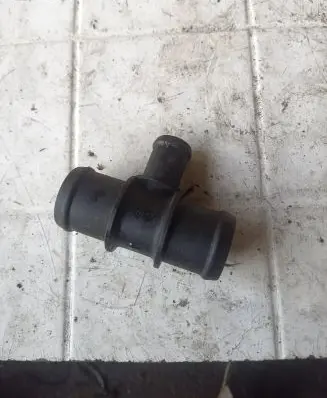Volkswagen PASSAT B7 Engine coolant pipe/hose N906929