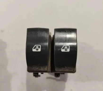 Renault Scenic II - Grand scenic II Electric window control switch 315042B