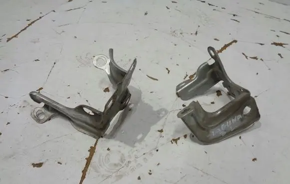 Renault Laguna III Fender mounting bracket 7750816684