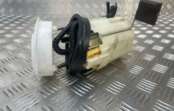 Mercedes-Benz E W211 In-tank fuel pump A2114701694
