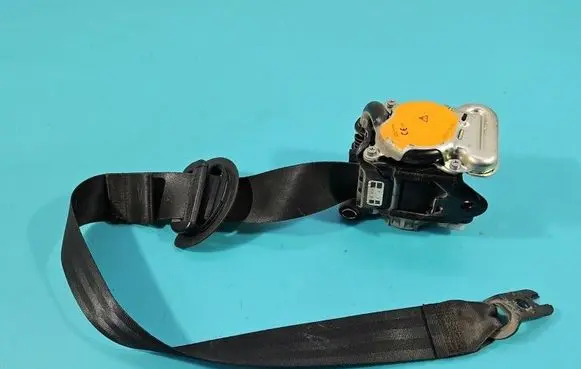 Seat Leon (5F) Front seatbelt IMPRK1581037