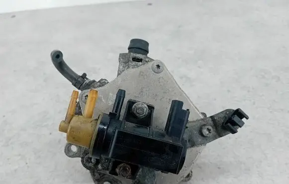 Ford C-MAX II Vacuum pump CM5G-2A451-GA