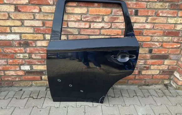 Mitsubishi Outlander Rear door