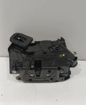 Volkswagen Passat Alltrack Rear door lock 5E0839015 A097476