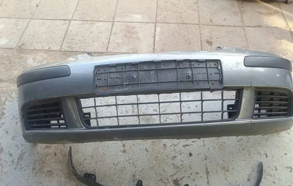 Volkswagen Golf V Front bumper