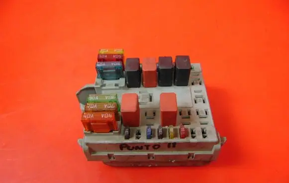 Fiat Punto (188) Fuse module 46766773