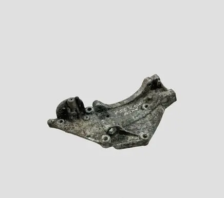 Volvo V50 Engine mounting bracket 9650034280
