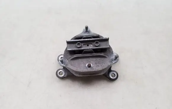 Audi A4 S4 B8 8K Gearbox mounting bracket 8K0399151