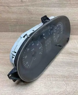 Renault Megane I Speedometer (instrument cluster) 7700427900 501018960021 LHD