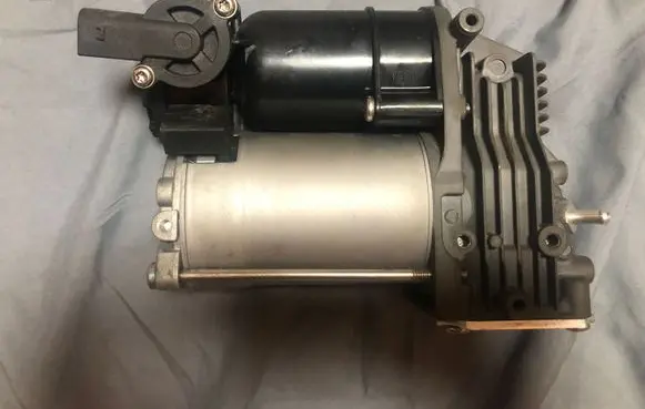 Mercedes-Benz ML W164 Air suspension compressor/pump 