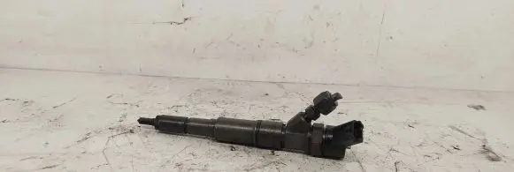 BMW 5 E39 Fuel injector 0445110047