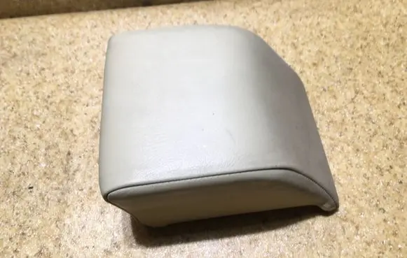 Mercedes-Benz E W124 Rear seat armrest 