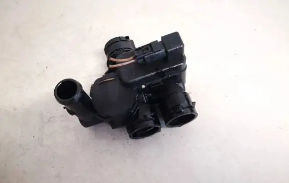 Mercedes-Benz E W211 Coolant heater control valve a2118320584