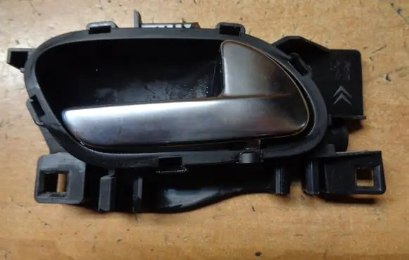 Peugeot 2008 I Front door interior handle 96555516