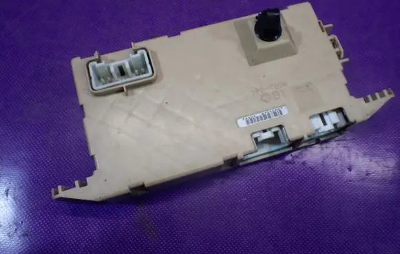 Mazda 323 F Fuse box set FA404