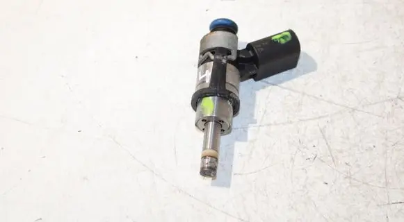 Volkswagen PASSAT B6 Fuel injector 06F906036 0261500014