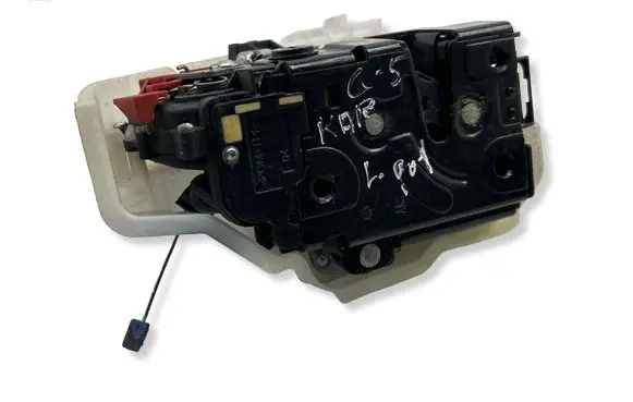 Volkswagen Golf VI Rear door lock 