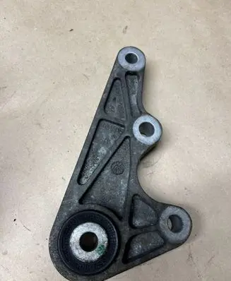 Volvo V40 Gearbox mounting bracket 3M516P093J